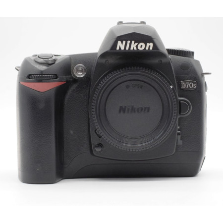 Nikon D70s (cuerpo) con 2.000 disparos